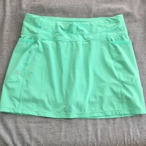 EUC mint green Athleta skort with pockets (XS)